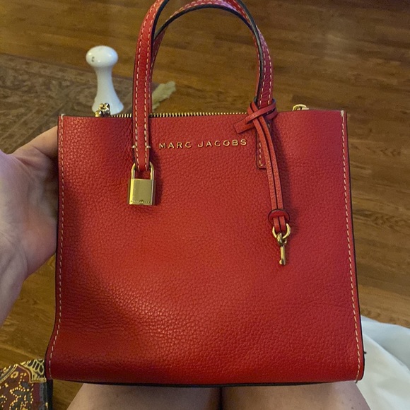 NWOT Marc Jacobs the grind mini in red - Picture 2 of 6
